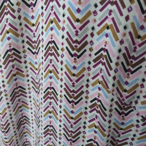 $ H&M swoop neck boho western styled hi low curved hem tank top. Size 6 - Picture 3 of 9